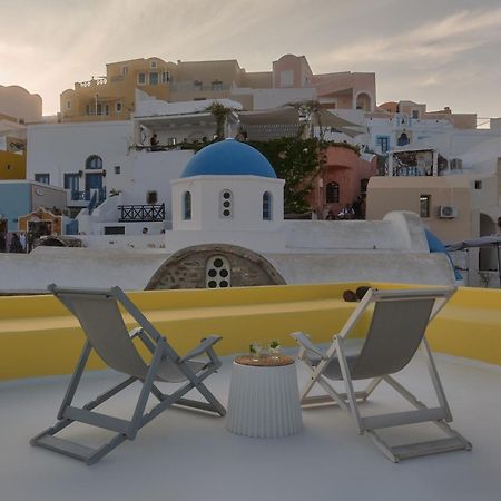 Ilivatos - Elegant Villa On The Caldera'S Edge Oia  Extérieur photo