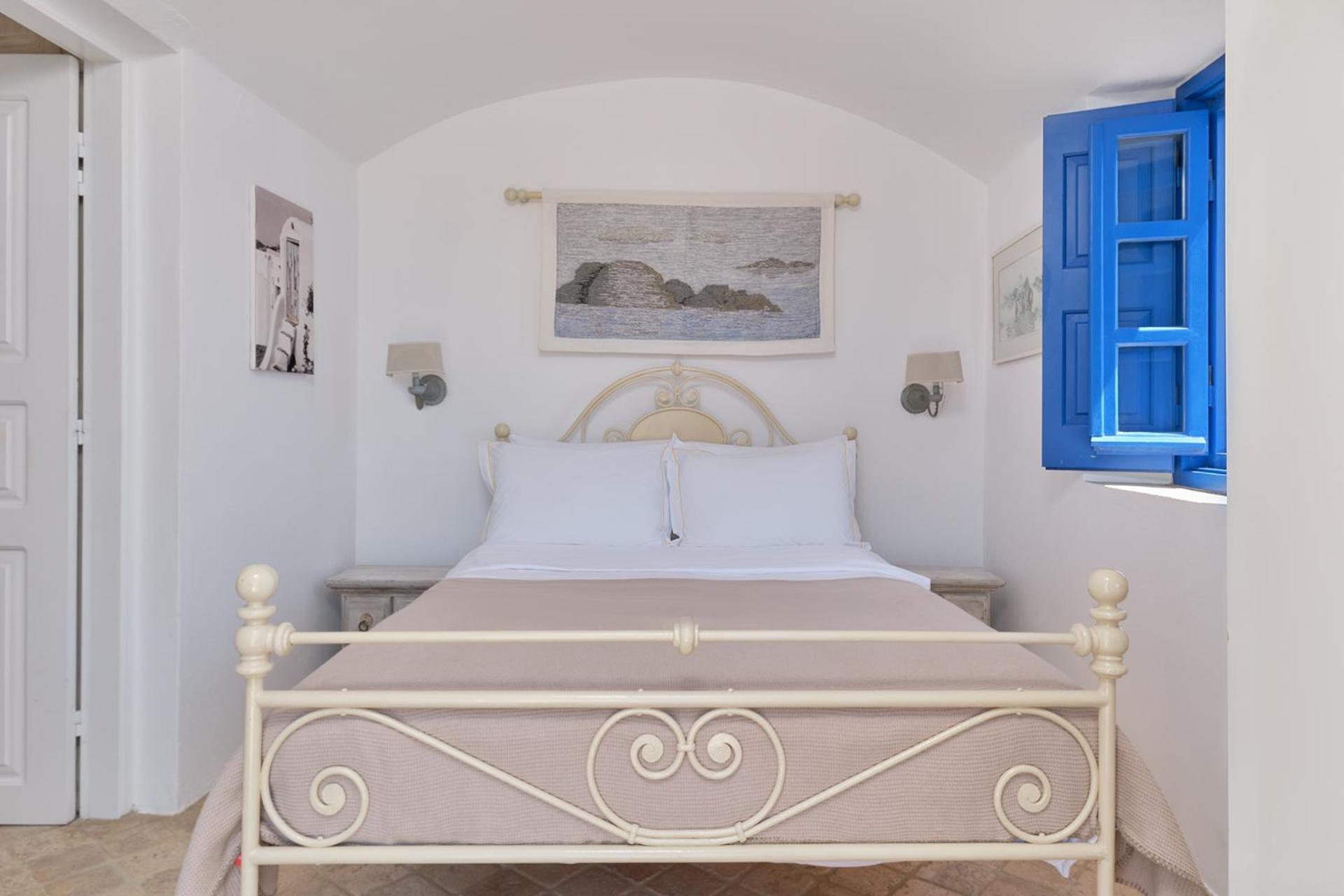 Ilivatos - Elegant Villa On The Caldera'S Edge Oia  Extérieur photo