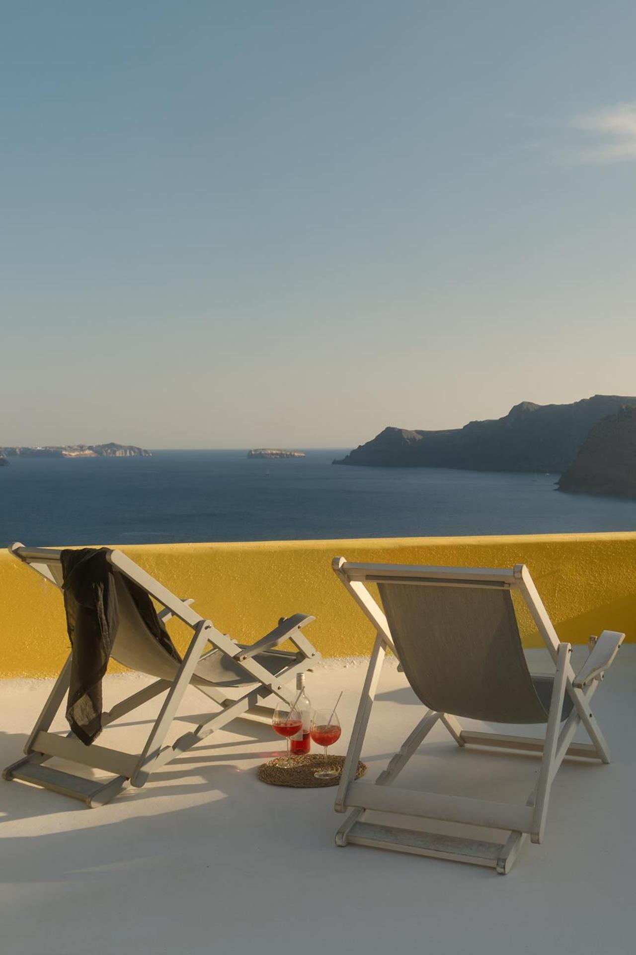 Ilivatos - Elegant Villa On The Caldera'S Edge Oia  Extérieur photo