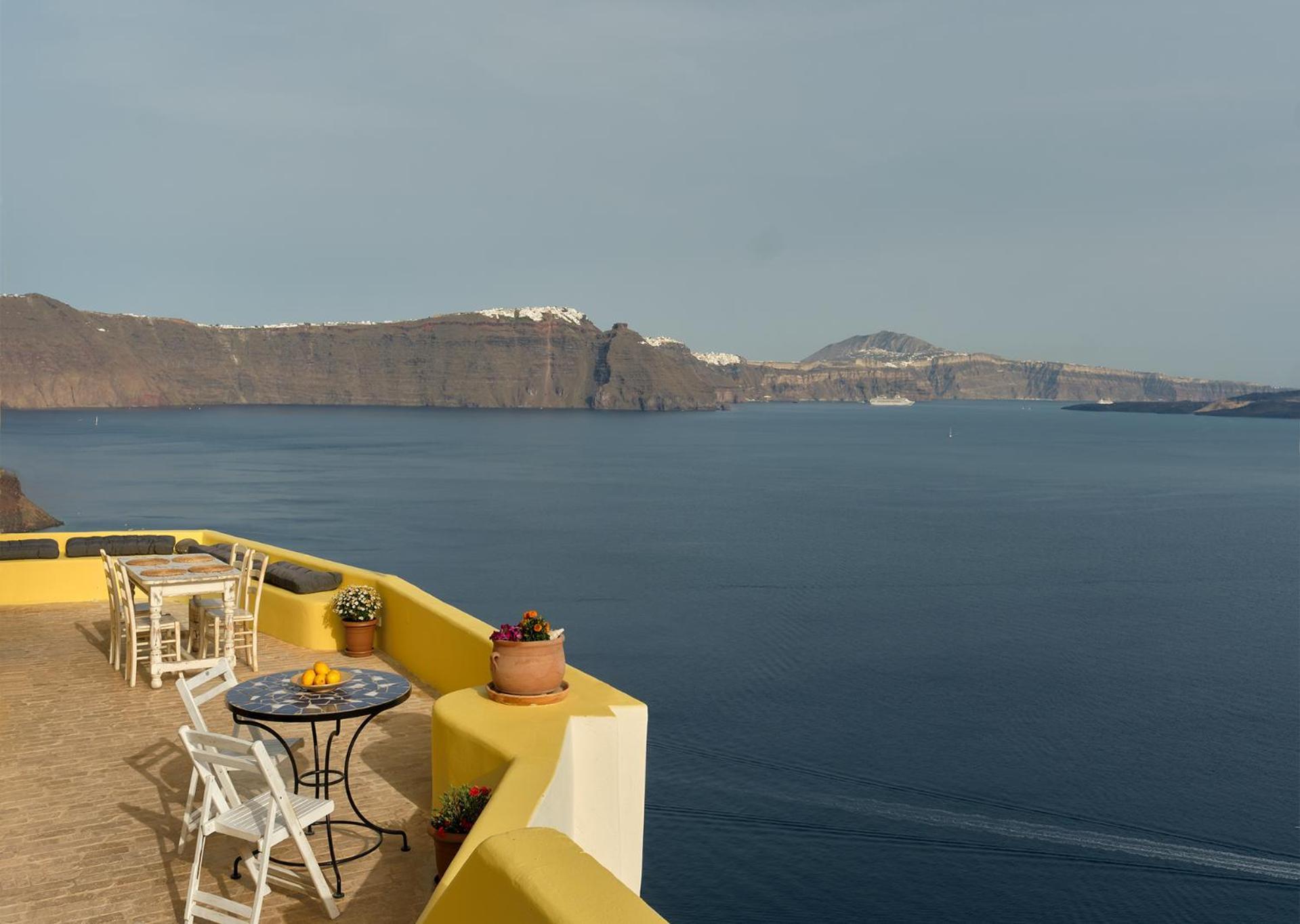 Ilivatos - Elegant Villa On The Caldera'S Edge Oia  Extérieur photo