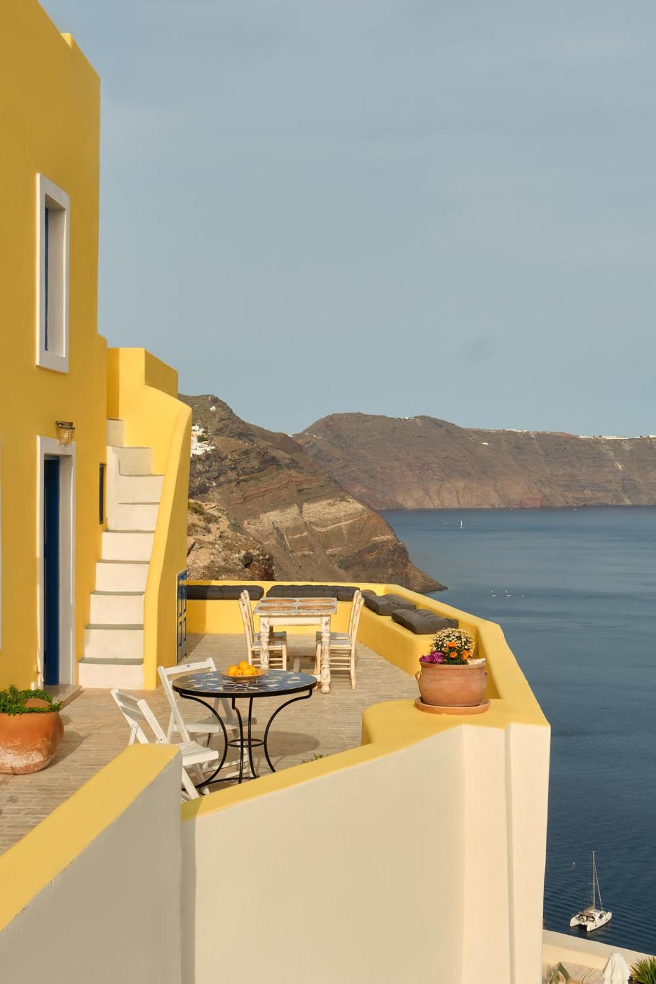 Ilivatos - Elegant Villa On The Caldera'S Edge Oia  Extérieur photo