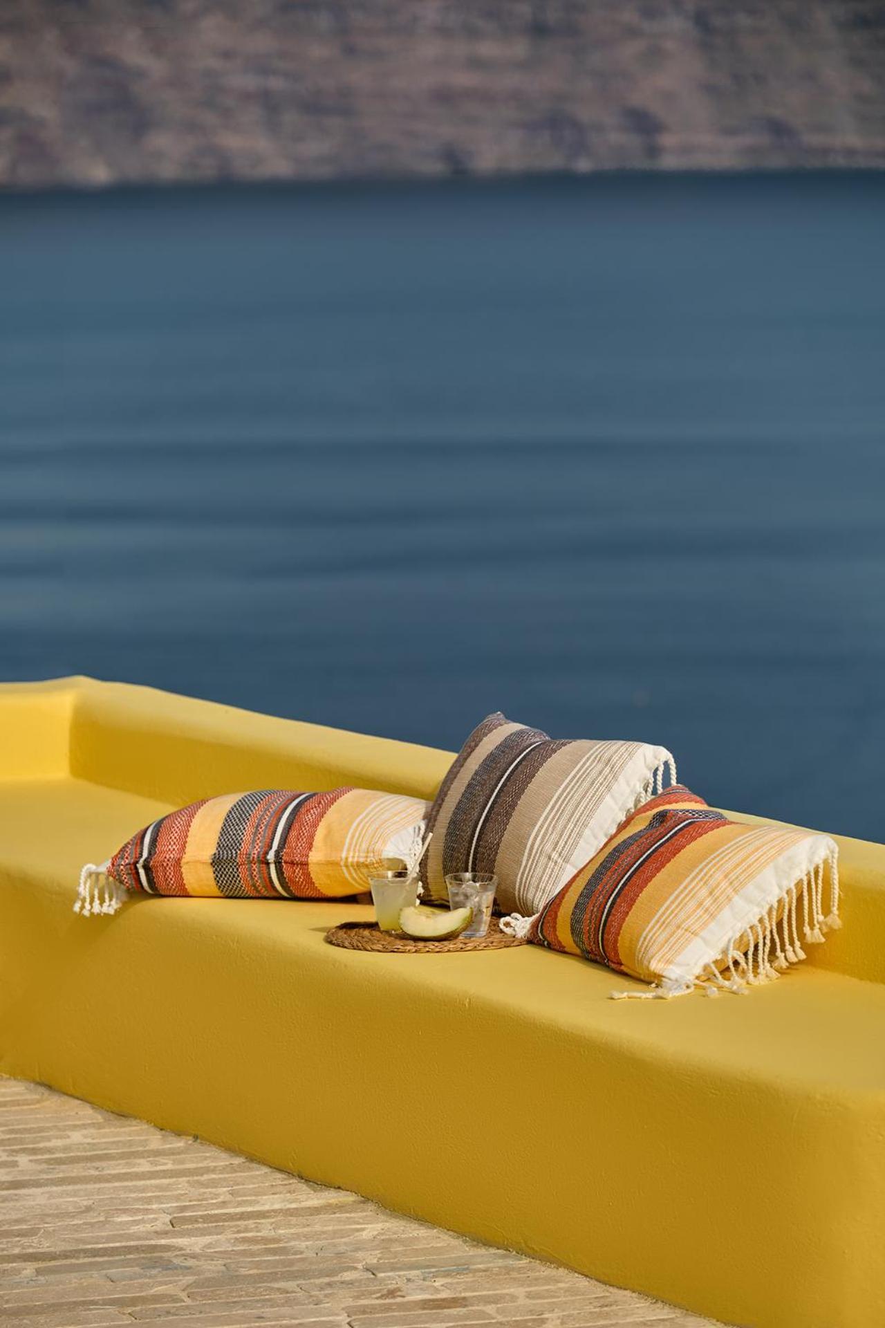 Ilivatos - Elegant Villa On The Caldera'S Edge Oia  Extérieur photo