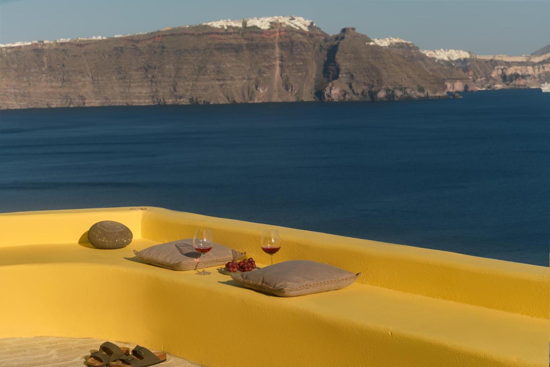 Ilivatos - Elegant Villa On The Caldera'S Edge Oia  Extérieur photo