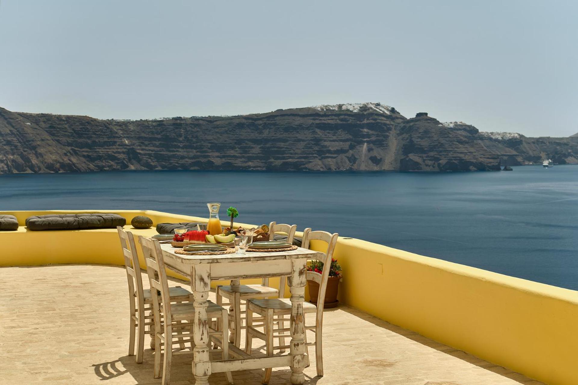 Ilivatos - Elegant Villa On The Caldera'S Edge Oia  Extérieur photo
