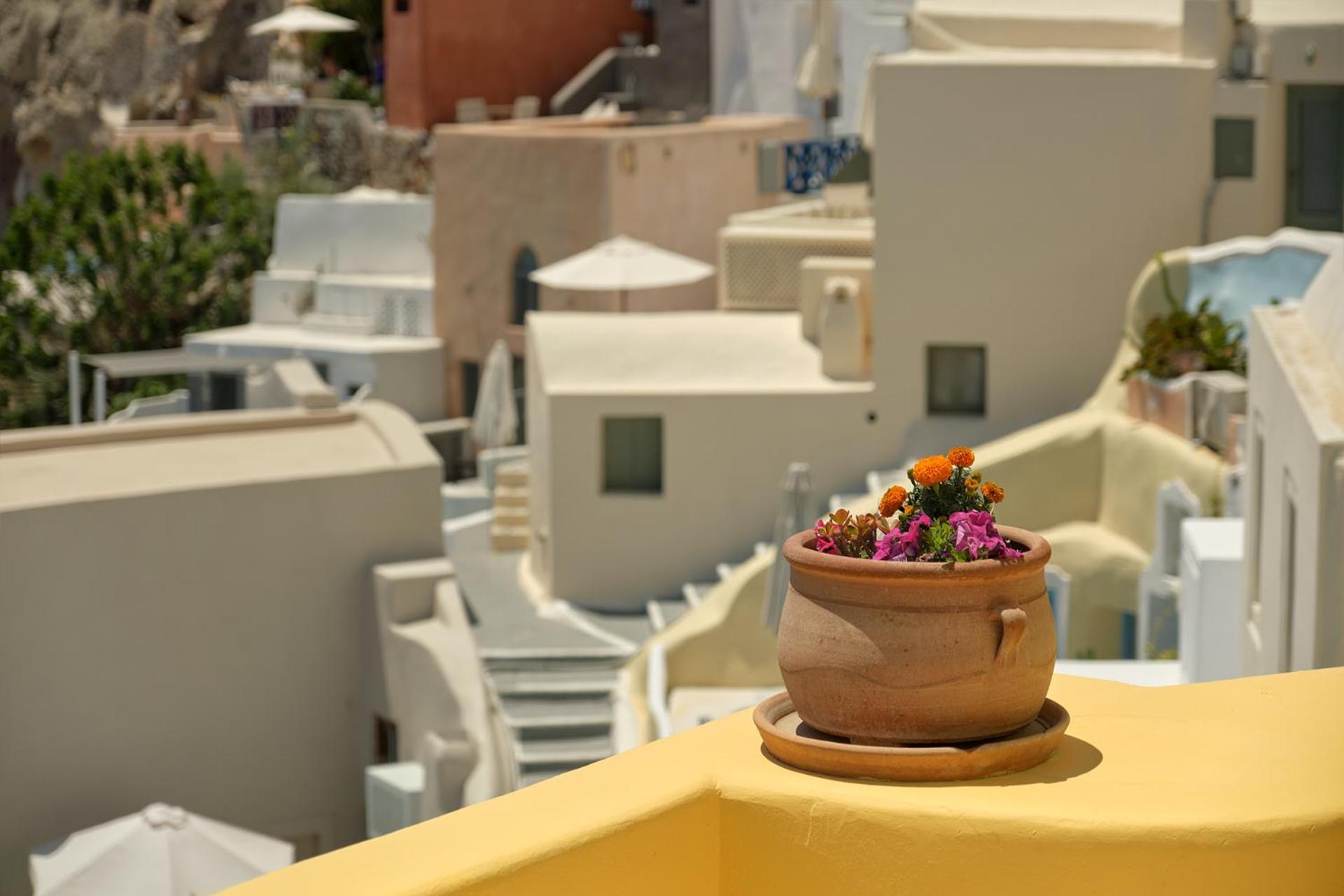 Ilivatos - Elegant Villa On The Caldera'S Edge Oia  Extérieur photo